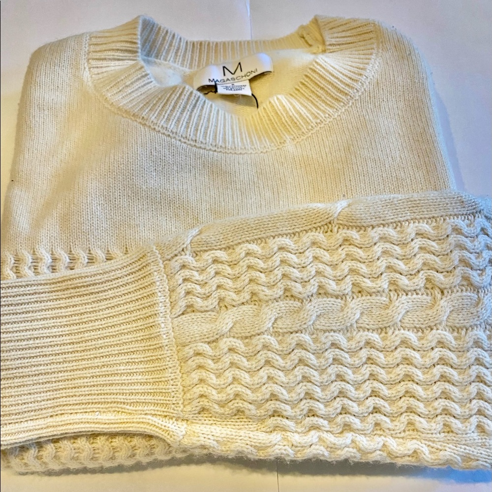*NWT* Magaschoni 100% 2-PLY Cashmere, Cable Knit Sweater, Size Small
